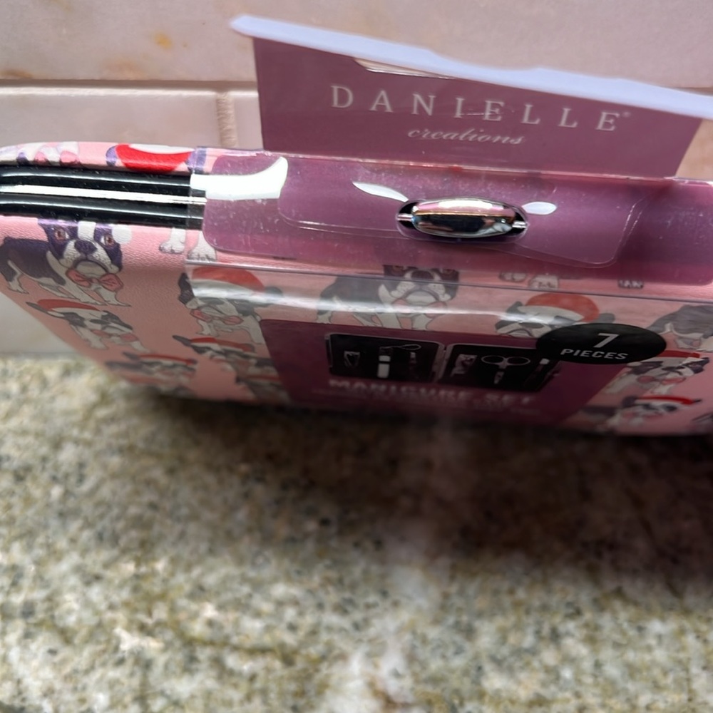 NEW French Bulldog Frenchie Boston Terrier Santa Manicure Set Case Christmas - Picture 4 of 6